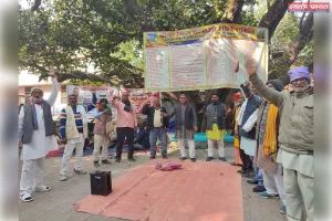 बैतालपुर चीनी मिल चलाने की मांग को लेकर किसानों का धरना 1 वर्ष 249वें दिन भी जारी