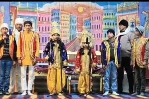 सिंदुरिया गांव के ऐतिहासिक अनुष्ठानिक रामलीला के पंचम दिवस पर फुलवारी की लीला का मंचन , दर्शकों की उमड़ी भीड़