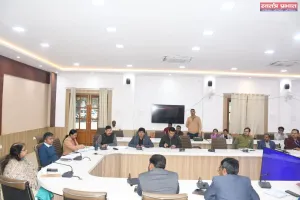 विभिन्न परियोजनाओं के लिए भूमि अधिग्रहण सम्बंधी मामलों को तेजी से निस्तारित कराये जाने के  निर्देश