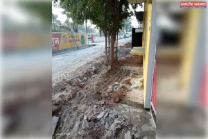 नाली व रैम्प निर्माण कार्य को लेकर ध्वस्तीकरण