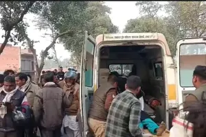 तेज़ रफ़्तार का कहर डंपर ने मोटरसाइकिल को मारी जोरदार टक्कर हुई युवती की मौत, चालक वाहन सहित फरार 