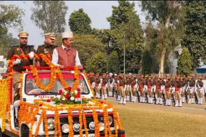 गणतंत्र दिवस परेड का फुल ड्रेस रिहर्सल एसपी ने खामियां दूर कर भव्य आयोजन के दिए निर्देश, परेड कमांडर ने ली सलामी 