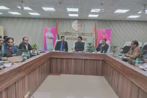 स्वास्थ्य सेवाओं में किसी भी स्तर पर शिथिलता क्षम्य नहीं होगी - डीएम