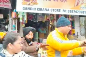 गुरु गोविंद सिंह के प्रकाश पर्व पर आप और हम संगठन ने पुलाव वितरण किया