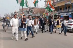 ओबरा में उमड़ा देशभक्ति का ज्वार तिरंगा यात्रा में घर कब आओगे गीत ने किया सबको भावुक