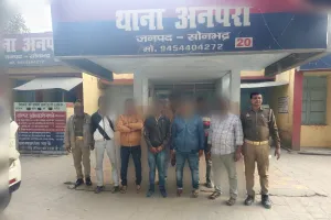 अनपरा पुलिस की अराजक तत्वों पर कड़ी कार्यवाही से क्षेत्र में हड़कंप