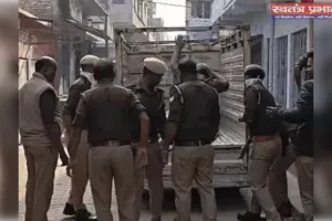 बलिया में दोहरी मौत से सनसनी: युवक फंदे पर मिला, किन्नर का शव बक्से में बरामद