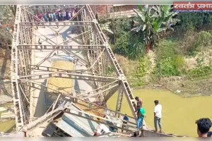 श्रीभूमि जिले के आनिपुर पूर्त सड़क का आरसीसी पुल टूटने से चार घायल! 