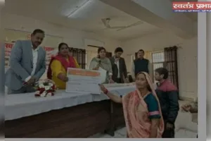 घाटमपुर में आपदा पीड़ितों को पांच लाख की सहायता