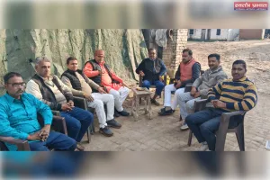 भाजपा नेता हिंदेश सिंह, एवं उपाध्यक्ष गिरीश चंद्र शुक्ला ने राजपूत राइस मिल एवं रामकुमार स्मारक महाविद्यालय में कार्यकर्ताओं के साथ किया बैठक