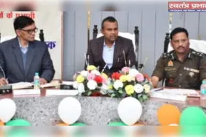 भारत नेपाल सीमा पर मंडल आयुक्त की शक्त नजर प्रशासन को चेताया 