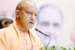 यूपी सरकार ने  68 हजार कर्मचारियों की सैलरी रोकी, वो कर्मी जिन्होंने नहीं किया ये काम