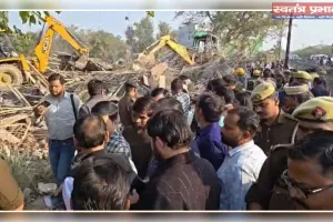 फिरोजाबाद में निर्माण बड़ा हादसा: दो मंजिला मकान की छत गिरी, 4 वर्षीय बच्ची की मौत, 12 से अधिक घायल
