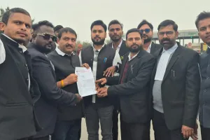 टोल प्लाजा घटना को लेकर अधिवक्ताओं ने सौंपा गया ज्ञापन, आक्रोश