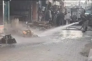 दुकान पर गैस सिलेंडर लीक लगी आग मची अफरा-तफरी