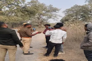 बीजपुर-बखरिहवा मार्ग पर बाइक दुर्घटना, दो युवक गंभीर रूप से घायल