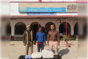 हण्डिया पुलिस टीम द्वारा 01 वांछित अभियुक्त को गिरफ्तार,।