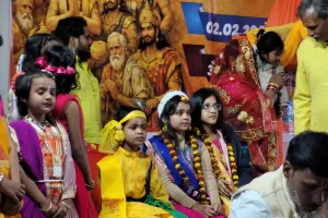 ओबरा में श्रीकृष्ण-रुक्मिणी विवाह की सजीव झांकी देख भाव-विभोर हुए श्रद्धालु, जयकारों से गूंजा पांडाल