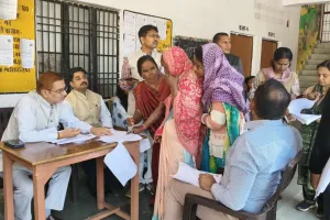 जिलाधिकारी ने किया मतदान केंद्रों का औचक निरीक्षण मतदाता सूची शुद्धिकरण के लिए विशेष प्रगाढ़ अभियान तेज