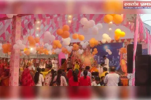 भानेपुर तिवारीपुर में श्रीमद्भागवत कथा पर श्रीकृष्ण जन्मोत्सव प्रसंग से उमड़ा भक्ति रस