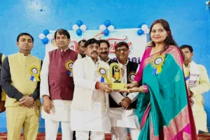 ओबरा देवी पब्लिक स्कूल के वार्षिकोत्सव में उमड़ा उत्साह समाज कल्याण राज्य मंत्री संजीव सिंह गौड़ ने छात्र-छात्राओं को किया सम्मानित