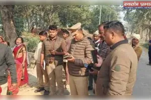 संदिग्ध परिस्थिति में फंदे से लटकता मिला युवक का शव