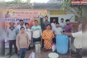 महाशिवरात्रि के उपलक्ष में ठंडाई का वितरण किया गया