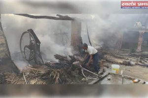 दुकान में लगी आग से हजारों का सामान जलकर नष्ट