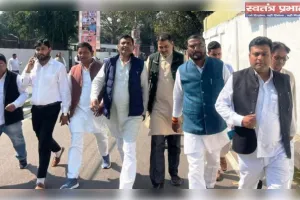 कांग्रेस नेताओं, कार्यकर्ताओं में लाठी चार्ज दुर्भाग्यपूर्ण, सवालों से डर गयी है योगी सरकार- विश्वनाथ चौधर