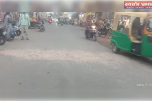 स्वतंत्र प्रभात की खबर का हुआ असर, खबर लिखे जाने के बाद बड़े-बड़े गड्ढों की हुई मरम्मत