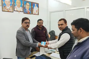 जिला सहकारी बैंक की ओबरा शाखा मे बीपैक्स सचिवो की समीक्षा