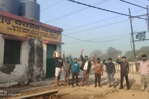 रेहटा 4 माह से प्यासे ग्रामीण, ककरी परियोजना के 11 आर.ओ. प्लांट पड़े ठप आंदोलन की चेतावनी