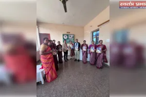 समाजसेवी टीम पहुँची नैनी इंडस्ट्रीग ट्रेनिंग सेंटर कौशल विकास कार्यक्रम की दी जानकारी