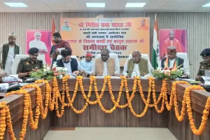 निर्माण परियोजनाएं तय समय में पूर्ण हों, विलंब पर पेनल्टी अनिवार्य– प्रभारी मंत्री