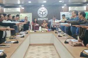 जिले में सम्पूर्णता अभियान 2.0 का  हुआ शुभारंभ, सीडीओ ने दिलाई शपथ