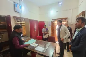 सीडीओ के औचक निरीक्षण से चोपन ब्लॉक में मचा हड़कंप, अनुपस्थित सचिव को नोटिस