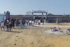 शिक्षा के मंदिर में मर्यादा की उड़ी धज्जियां, सोनभद्र की घटना