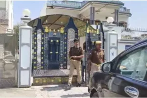 सोनभद्र में आयकर विभाग का महा-अभियान ,खनन दिग्गजों के ठिकानों पर सर्जिकल स्ट्राइक