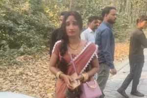 गोरखपुर एम्स क्षेत्र कुसम्ही जंगल में दिनदहाड़े महिला से लूट, गले से मंगलसूत्र छीनकर फरार 