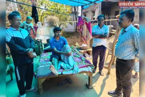 आर्थिक संकट से जूझ रहे घायल युवक के घर पहुंचे बरही एसडीओ