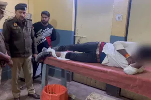 दुद्धी पुलिस  को मिली बड़ी कामयाबी, पशु तस्करी/गैंगस्टर एक्ट में वांछित इनामिया अभियुक्त पुलिस मुठभेड़ में घायल