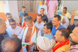 चाय जनजाति की जाति/पदवी संबंधी समस्याओं के लेकर मंत्री पीयूष हजारिका को सीधे ज्ञापन सौंपा