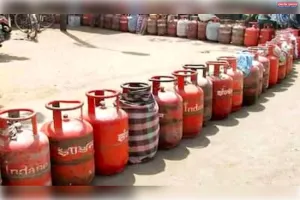 श्रीभूमि जिले के दुल्लभछड़ा में गंभीर गैस संकट