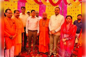 विधायक विनय वर्मा व जिलाधिकारी  ने पल्टादेवी मंदिर  पहुंच कर  किया मां  दुर्गा  का पूजा - अर्चना 