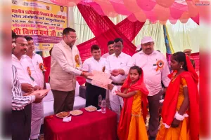 शिक्षकों की मेहनत से संवर रहा  हैं  बच्चों का भविष्यः विधायक