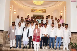 विधायक सुरेश पासी ने प्रधानों को कराया विधानसभा भ्रमण