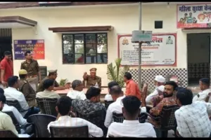 चैत्र नवरात्रि पर्व को लेकर थाना प्रभारी वेद सिंह ने की बैठक दोनों समुदायों से की वार्ता 