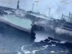 अमेरिका ने हिंद महासागर में पनडुब्बी से ईरान के युद्धपोत पर हमला किया