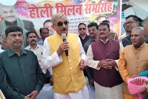 होली मेलजोल के जरिए भारत के स्वभाव का दर्शन है- प्रमोद तिवारी