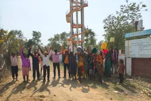 सोनभद्र में हर घर जल मिशन का दम घोंट रहे अधिकारी, प्यासे आदिवासी और बेजुबान पशुओं की कौन सुनेगा पुकार